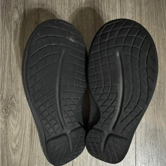 OOFOS Leopard Print Mules - Picture 8 of 8